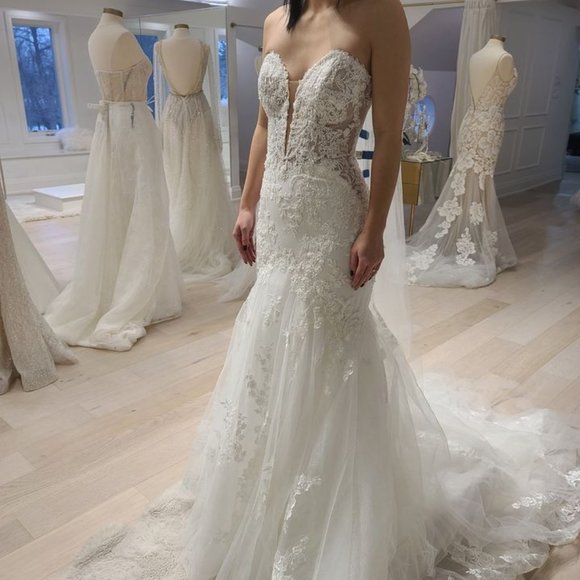 Essence of Australia Wedding Dress - Picture 4 of 6